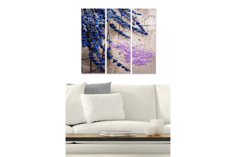 Trelerretsbilde i tre, 3-delt, 50x70 cm - Blå og lilla blomster mot en trebakgrunn, Blå / Lilla