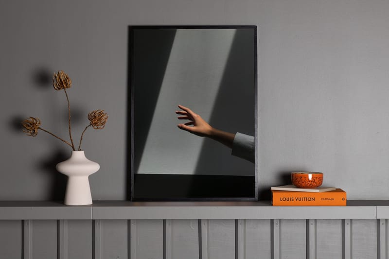 Poster Reaching Hand 50x70 cm - Grå - Innredning - Bilder & kunst - Posters