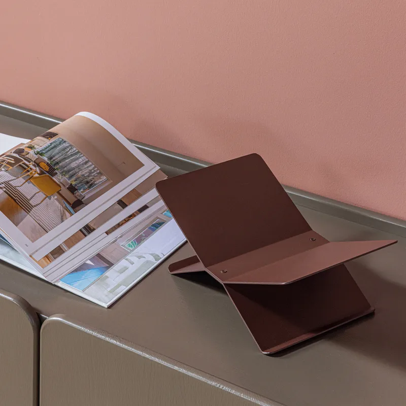 Bokstøtte liggende Brook 29 cm - Mørk brun - Innredning - Dekorasjon - Pyntegjenstand - Bokstøtte