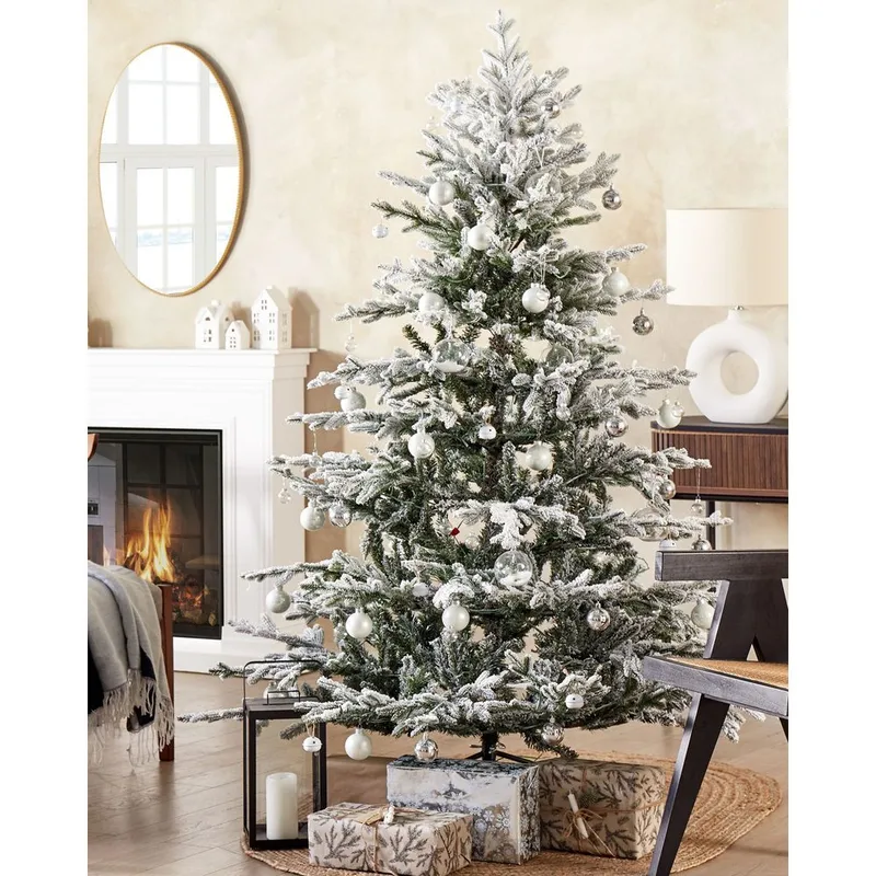 Brisco Snøfull Plastgran 180 cm - Hvit/Grønn - Innredning - Julepynt & helgedekorasjon - Julepynt & juledekorasjon - Plastjuletre