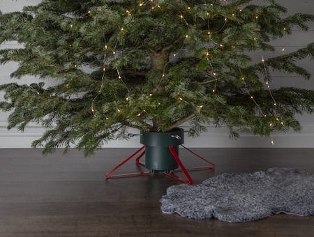 Granig juletrefot 57 cm - grønn/rød - Innredning - Julepynt & helgedekorasjon - Julepynt & juledekorasjon