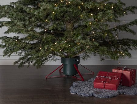 Granig juletrefot 57 cm - grønn/rød - Innredning - Julepynt & helgedekorasjon - Julepynt & juledekorasjon