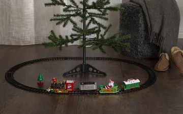 X-mas Train dekorativt sceneri 103 cm - Flerfarget - Innredning - Julepynt & helgedekorasjon - Julepynt & juledekorasjon - Juleengel & julefigur