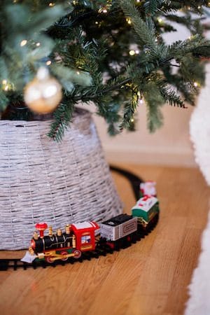 X-mas Train dekorativt sceneri 103 cm - Flerfarget - Innredning - Julepynt & helgedekorasjon - Julepynt & juledekorasjon - Juleengel & julefigur