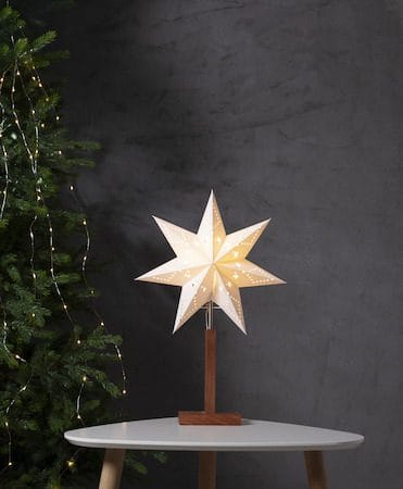 Karo Stjerne på fot 34 cm - Hvit og akasie - Innredning - Julepynt & helgedekorasjon - Julepynt & juledekorasjon