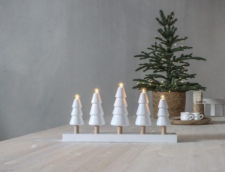 Skog lysestake 46 cm - hvit med ufargede stammer - Innredning - Julepynt & helgedekorasjon - Julepynt & juledekorasjon