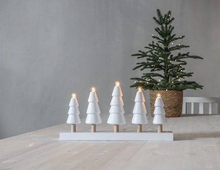 Skog lysestake 46 cm - hvit med ufargede stammer - Innredning - Julepynt & helgedekorasjon - Julepynt & juledekorasjon