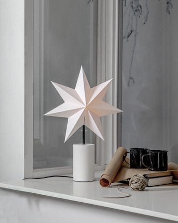 Stila Fot, skjerm og stjerne 35 cm - Hvit med svarte detaljer - Innredning - Julepynt & helgedekorasjon - Julepynt & juledekorasjon