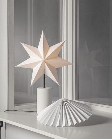 Stila Fot, skjerm og stjerne 35 cm - Hvit med svarte detaljer - Innredning - Julepynt & helgedekorasjon - Julepynt & juledekorasjon