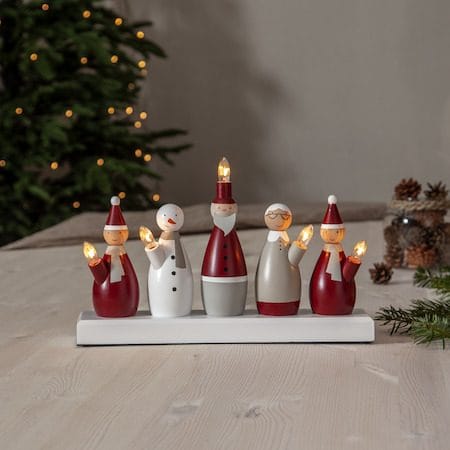 Tomtefamilj lysestake 33,5 cm - flerfarget - Innredning - Julepynt & helgedekorasjon - Julepynt & juledekorasjon