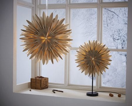 Winter Stjerne på fot 40 cm - beige med gullprikker/svart fot - Innredning - Julepynt & helgedekorasjon - Julepynt & juledekorasjon