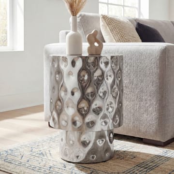 Melnor rundt sidebord 36 cm i aluminium - Sølv - Innredning - Lys & dufter - Lysestaker og lykter