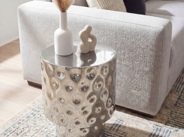 Melnor rundt sidebord 36 cm i aluminium - Sølv - Innredning - Lys & dufter - Lysestaker og lykter