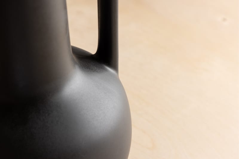 Allis Vase 18 cm Svart - Venture Home - Vaser - Blomstervase - Dekorasjon