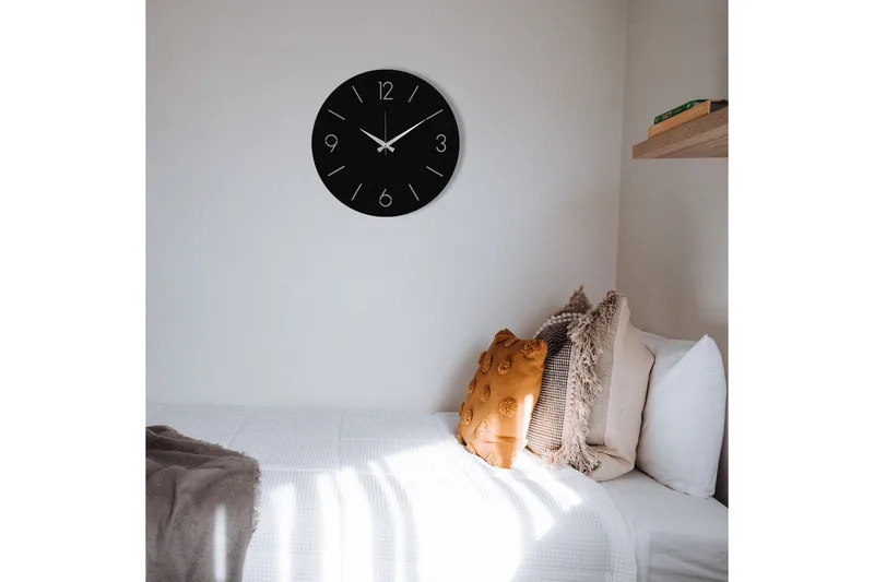 Trevwela - Svart - Innredning - Veggdekorasjon - Veggklokke