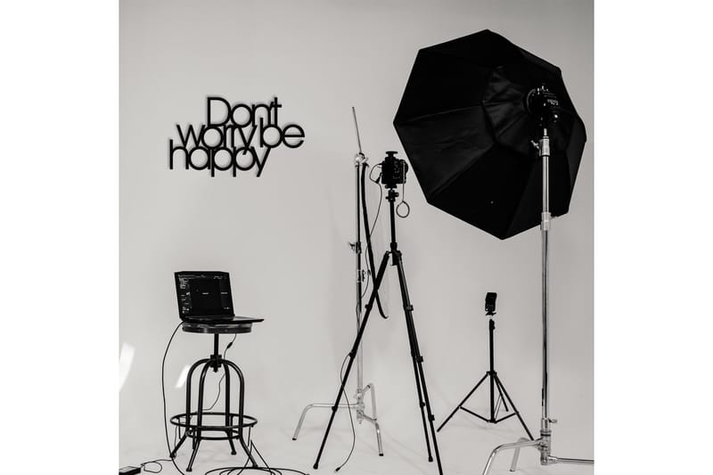 Don't Worry Be Happy Veggdekor - Svart - Innredning - Veggdekorasjon - Skilt - Metallskilt