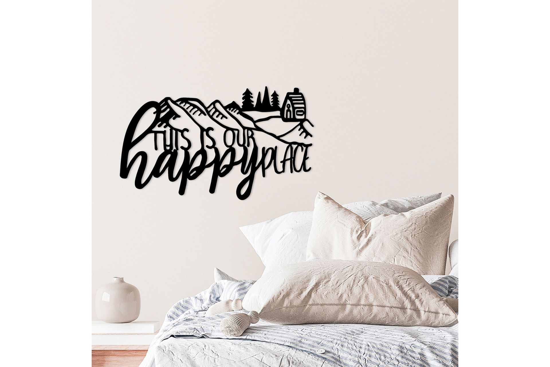 This Is Our Happy Place Veggdekor - Svart - Innredning - Veggdekorasjon - Skilt - Metallskilt