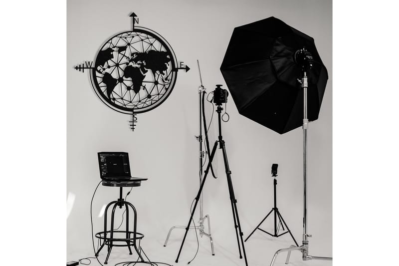 World Map Veggdekor - Svart - Innredning - Veggdekorasjon - Skilt - Metallskilt