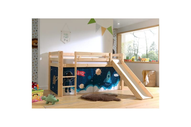 Høyseng med gardin og sklie Pino Naturlig, Romferge - Naturlig, Romferge - Møbler - Barnemøbler - Barneseng & Juniorseng - Loftseng barn