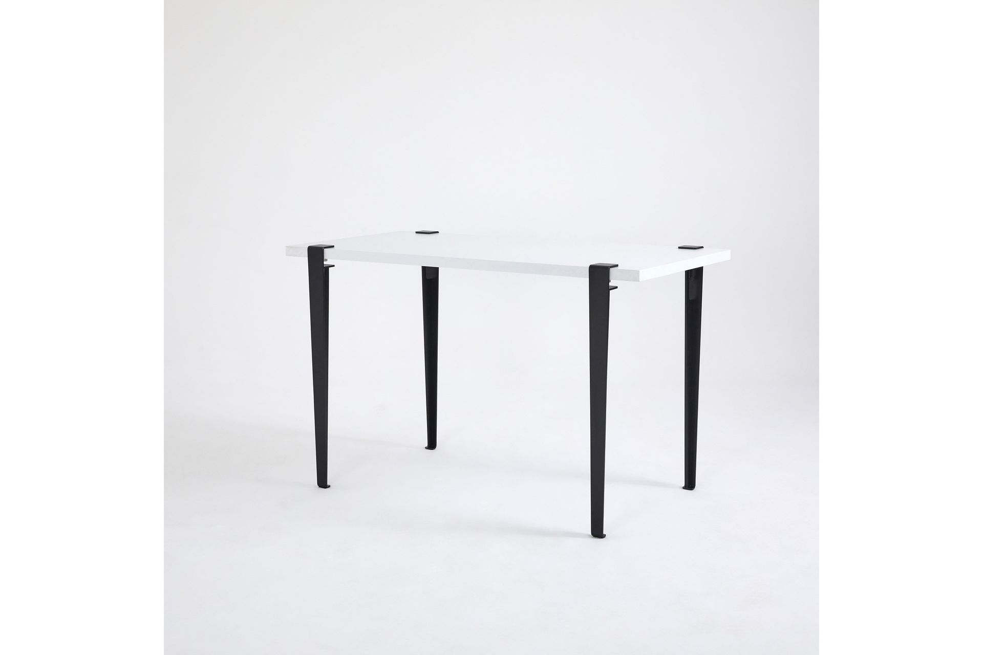 Eurotas Spisebord 120x60 cm Hvit/Svart - Hanah Home - Møbler - Bord - Spisebord & kjøkkenbord