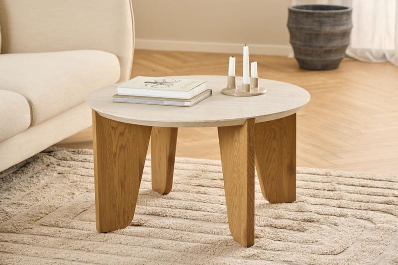 Alkha Rundt Sofabord 80 cm i Stein med Tre Ben - Beige - Møbler - Bord - Sofabord