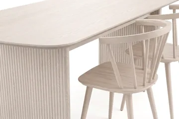 Alma spisegruppe rektangulær 220 cm hvitlasert med 6 Tyrö spisestoler - Hvitbeiset eik - Møbler - Bord - Spisegrupper