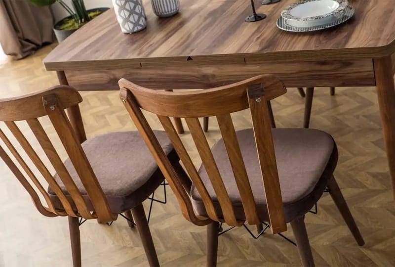 Alvryn spisegruppe bord 130 cm + 4 stoler - Brun - Møbler - Bord - Spisegrupper