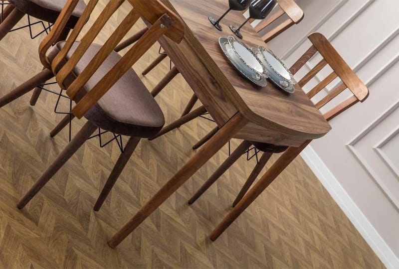 Alvryn spisegruppe bord 130 cm + 4 stoler - Brun - Møbler - Bord - Spisegrupper