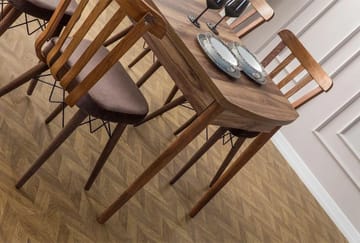 Alvryn spisegruppe bord 130 cm + 4 stoler - Brun - Møbler - Bord - Spisegrupper