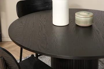 Bianca spisebord 110 cm rundt med 4 Polly spisestoler - Møbler - Bord - Spisegrupper