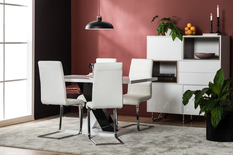 Cesi Spisegruppe 140 cm med 4 Cibus Stol - Hvit/Svart/Svart PU/Krom - Møbler - Bord - Spisegrupper