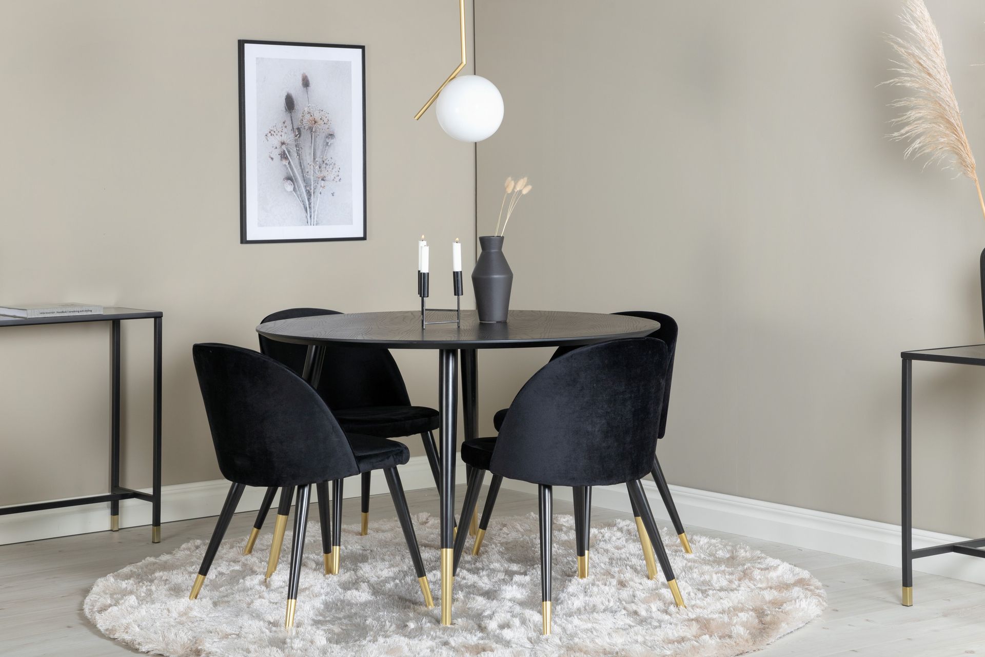 Dipp Spisegruppe 115 cm Rund med 4 Velvet Stoler - Sort/Guld - Møbler - Bord - Spisegrupper