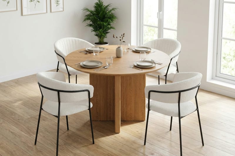 Edda spisegruppe rund 110 cm eik med 4 Karol spisestoler - Eik - Møbler - Bord - Spisegrupper