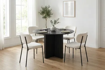 Edda spisegruppe rund 110 cm svart med 4 Gemmiano spisestoler - Svartbeiset eik - Møbler - Bord - Spisegrupper