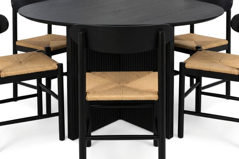 Edda spisegruppe rund 130 cm svart med 6 Malte spisestoler - Svartbeiset eik - Møbler - Bord - Spisegrupper
