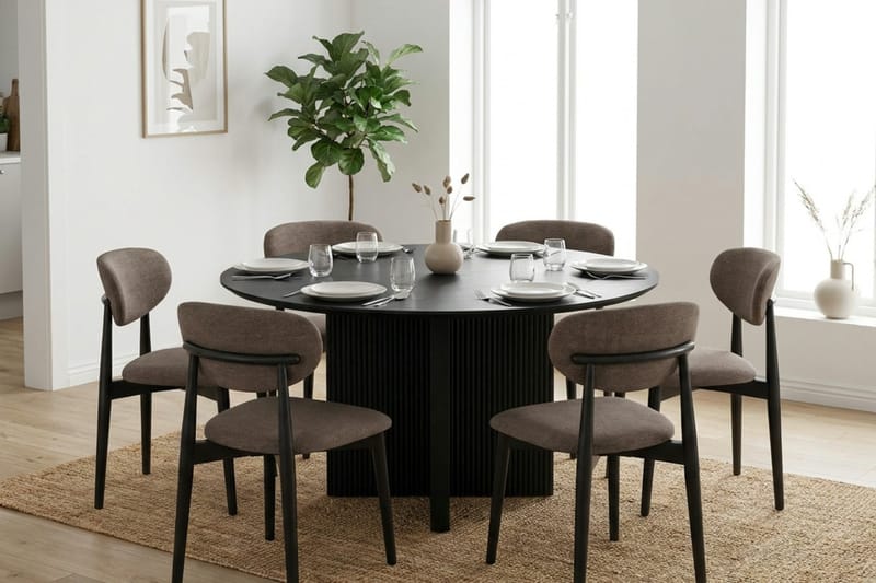 Edda spisegruppe rund 130 cm svart med 6 Molly spisestoler - Svart - Møbler - Bord - Spisegrupper