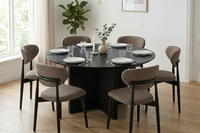Edda spisegruppe rund 150 cm svart med 6 Molly spisestoler - Svart - Møbler - Bord - Spisegrupper