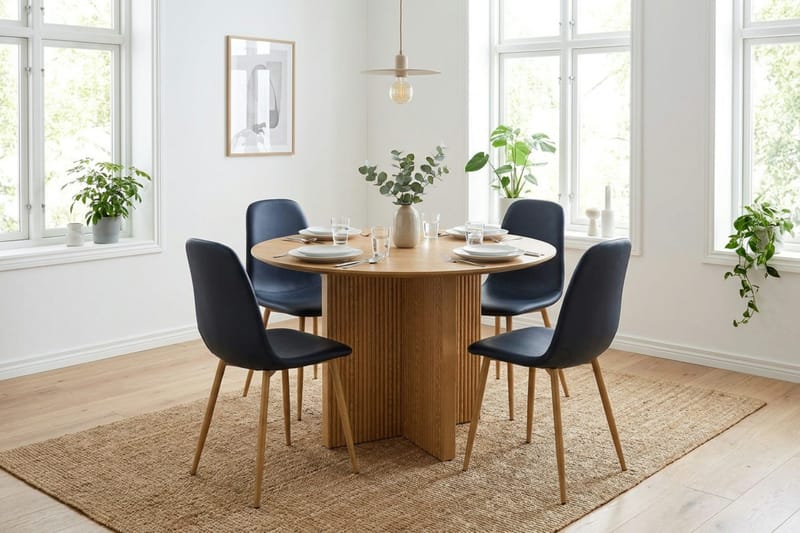 Edda spisegruppe rundt 110 cm eik med 4 Nibe spisestoler - Eik - Møbler - Bord - Spisegrupper