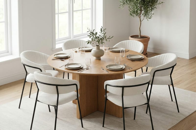 Edda spisegruppe rundt 130 cm eik med 6 Karol spisestoler - Eik - Møbler - Bord - Spisegrupper