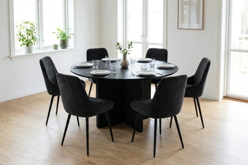 Edda spisegruppe rundt 130 cm svart med 6 Alsarp spisestoler - Svartbeiset eik - Møbler - Bord - Spisegrupper