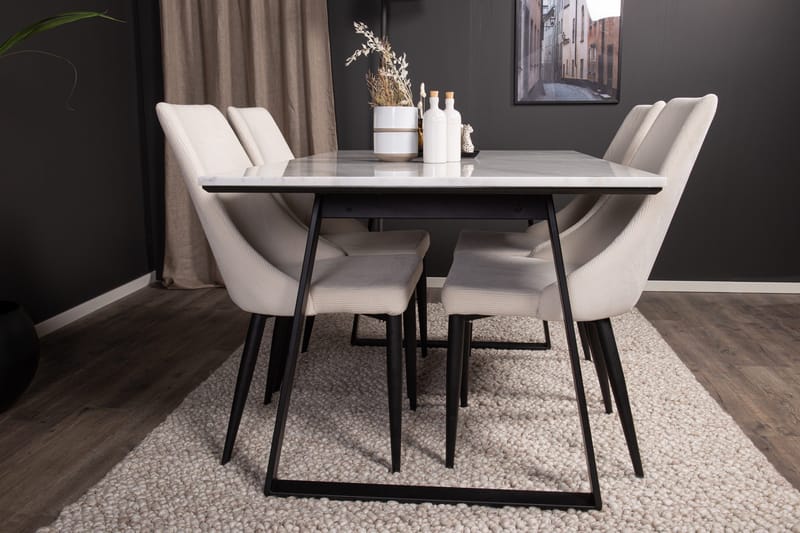 Estelle Spisegruppe 140 cm Rektangulær med 4 Leone Stoler - Sort - Møbler - Bord - Spisegrupper