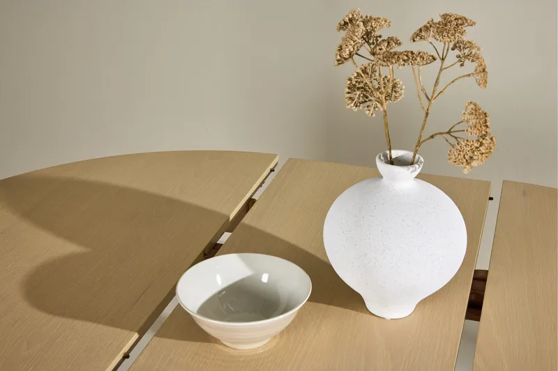 Gilda Spisebord 110 cm Rundt - Hvitlasert - Møbler - Bord - Spisebord & kjøkkenbord