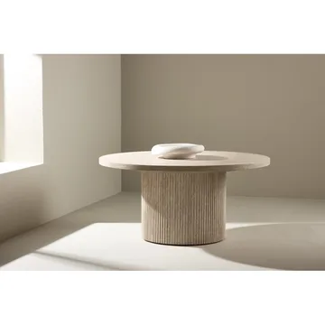 Härön Rundt Sofabord 80 cm i Stein med Riflet Søylefot - Beige - Møbler - Bord - Sofabord