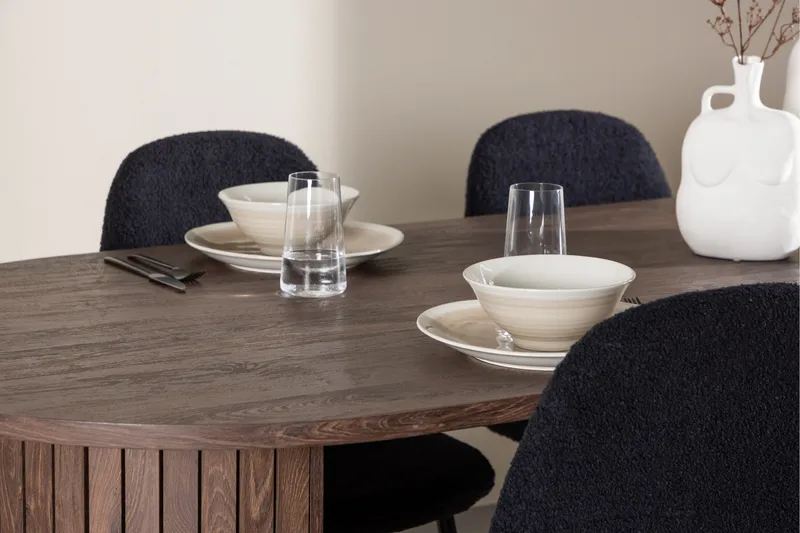 Härön Spisegruppe 200 cm Oval med 4 Polar stoler - Mocca/Sort - Møbler - Bord - Spisegrupper