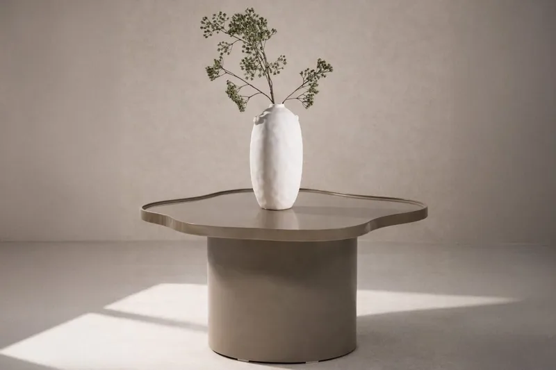 Ilse Asymmetrisk Salongbord 90 cm i Metall, Taupe