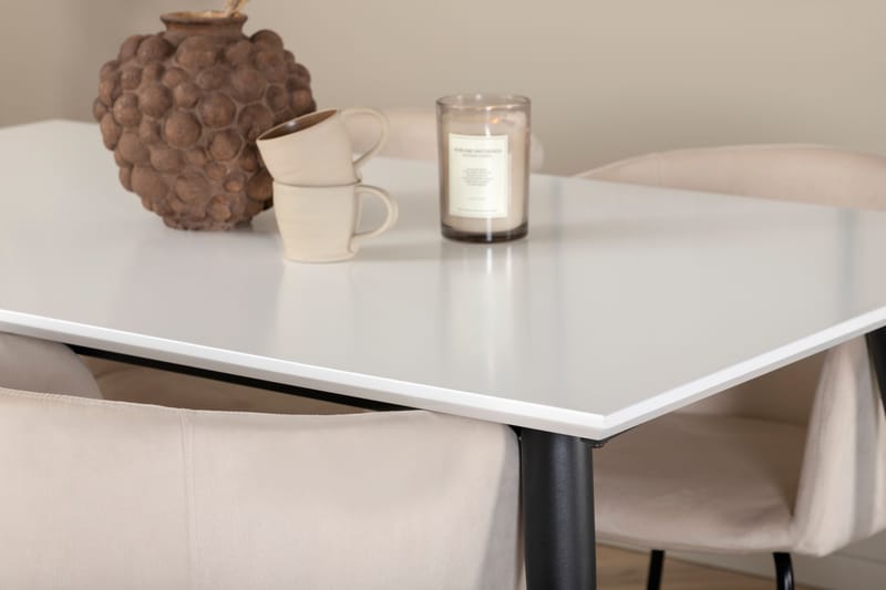 Jimmy Matgruppe 150 cm Rektangulær med 4 Berit stoler - Beige - Møbler - Bord - Spisegrupper