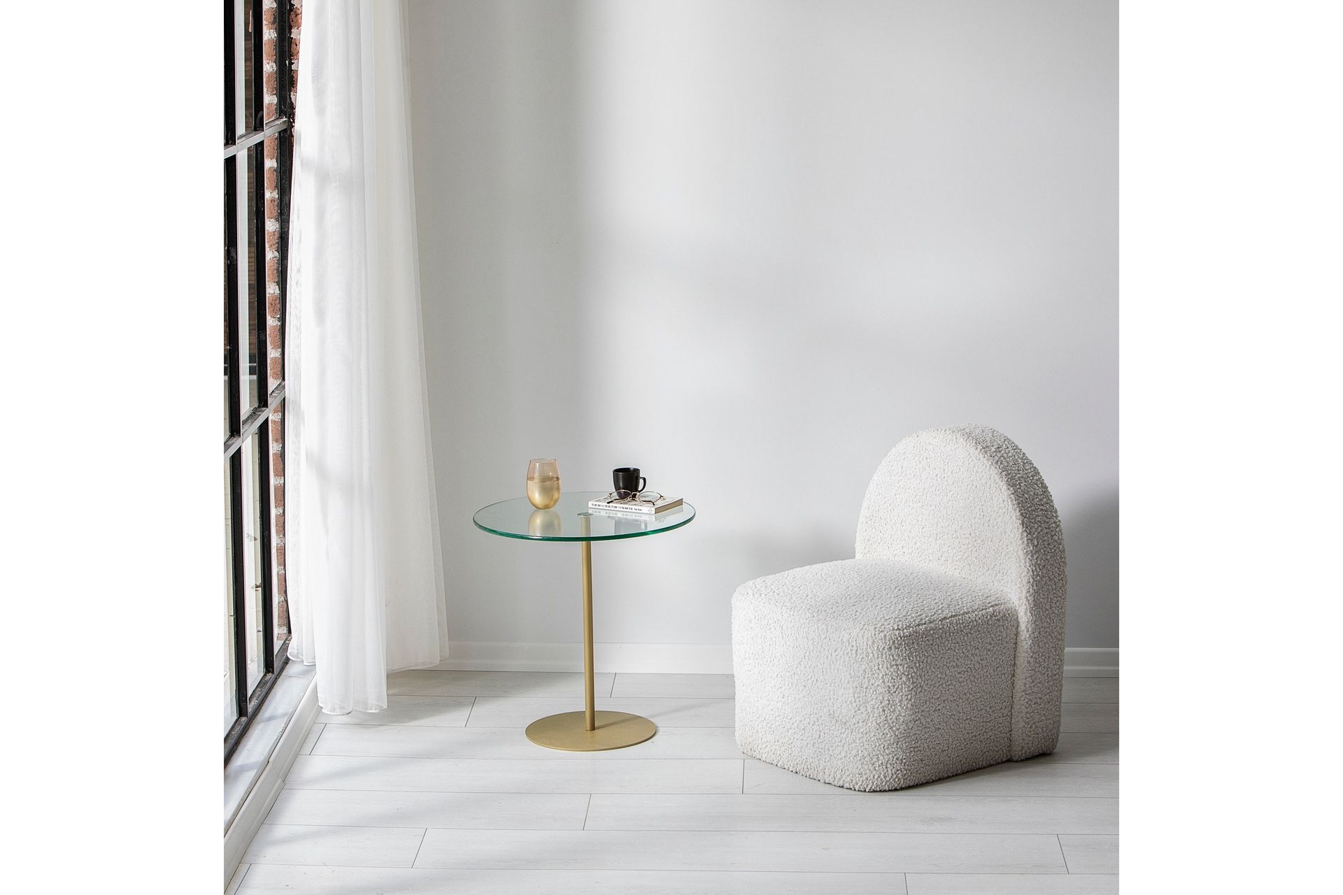 Chill-Out Sidebord 50x50 cm Gull Hanah Home - Møbler - Trademax