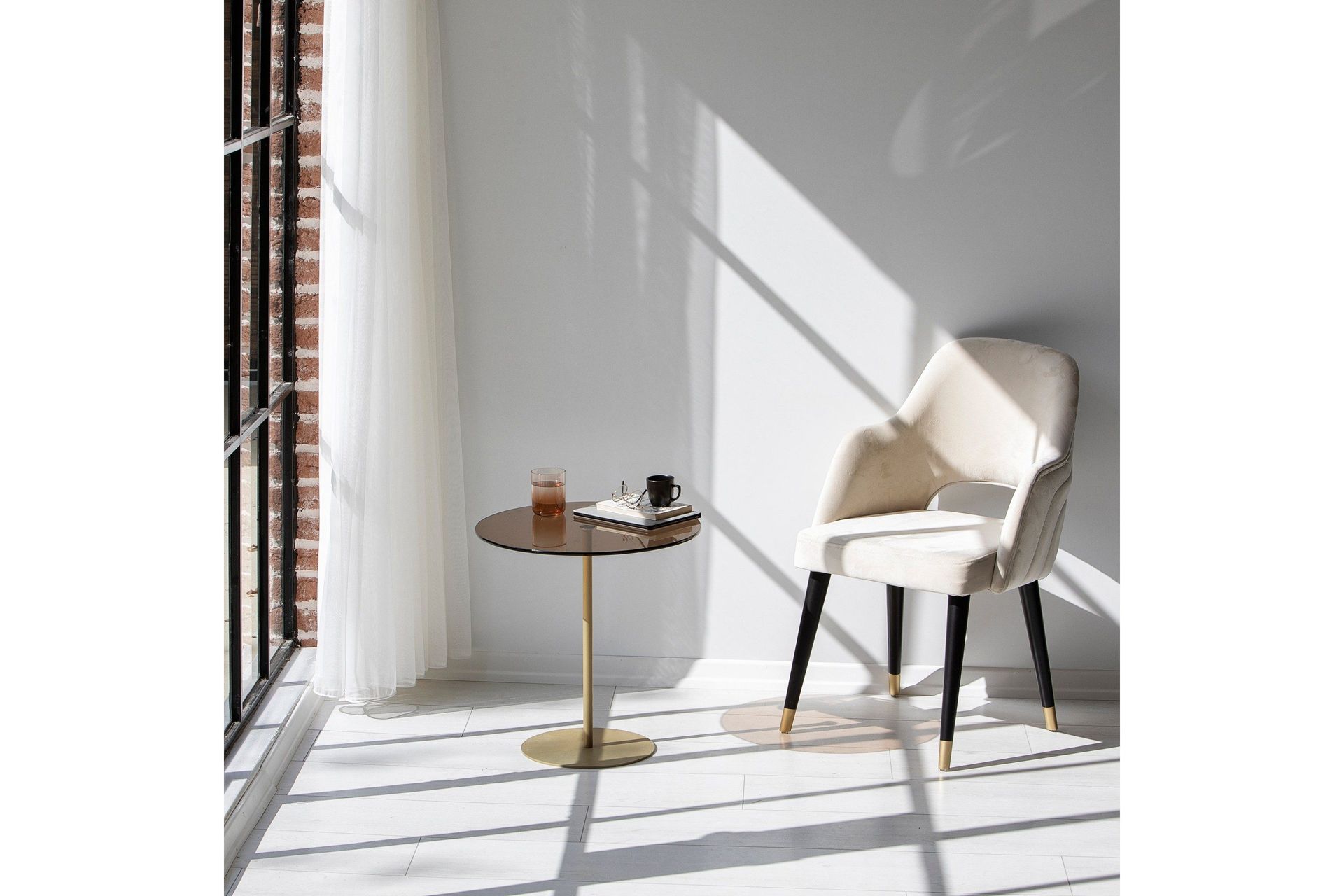 Chill-Out Sidebord 50x50 cm Gull/Bronse - Hanah Home