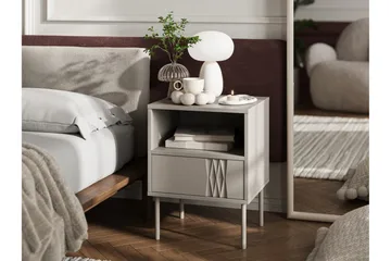 Akiko Nattbord 44 cm - Beige - Møbler - Bord - Avlastningsbord - Sengebord & nattbord