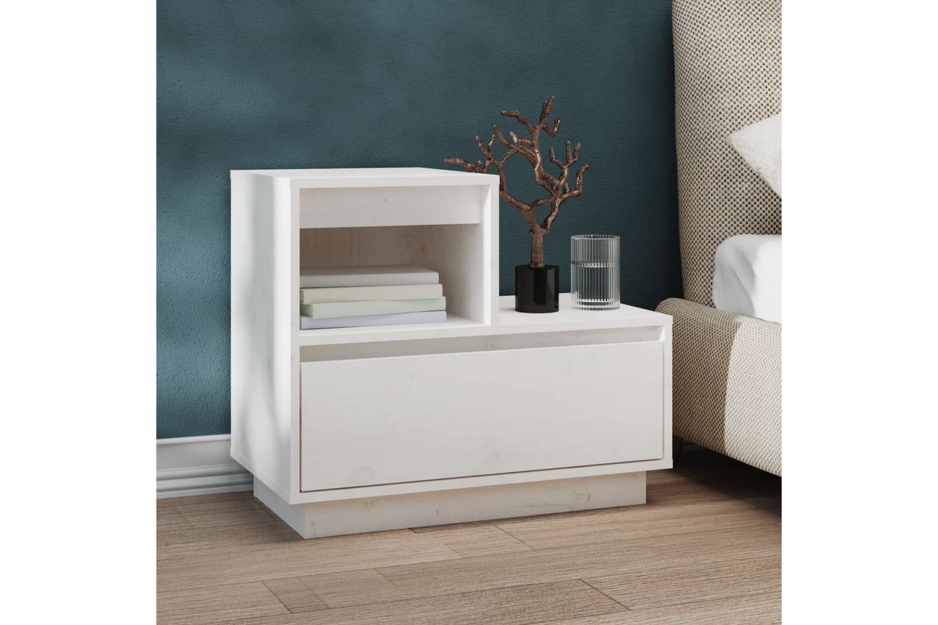 beBasic Nattbord hvit 60x34x51 heltre furu - Hvit - Møbler - Bord - Avlastningsbord - Sengebord & nattbord